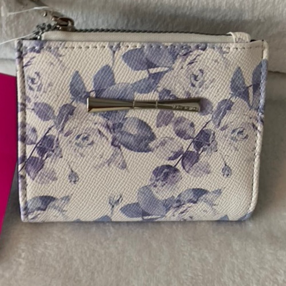 Betsey Johnson Blue Flower Fold-Out Card Case--NWT